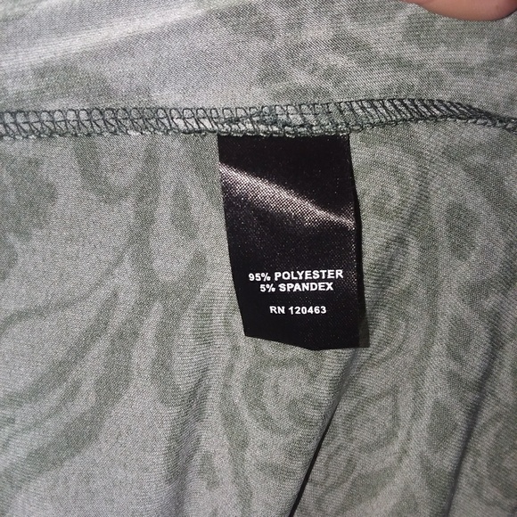 Effortless Style blouse - Picture 2 of 4